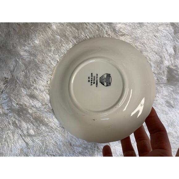 M. Knowles Cream Gold Bow Design Swag 6" Small Plate - Picture 3 of 4